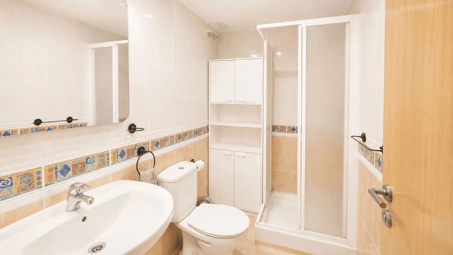 Baño de Casa adosada en venta en Almazora / Almassora con Aire acondicionado y Terraza