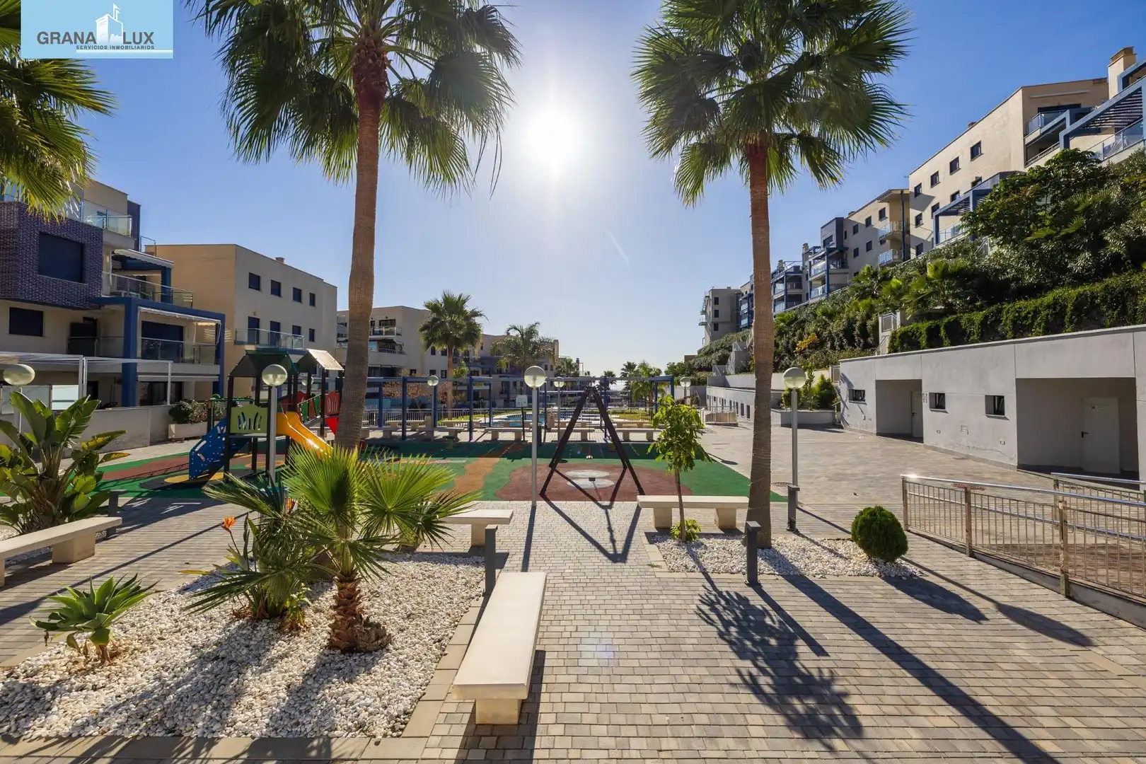 Vista exterior de Piso en venta en Almuñécar con Aire acondicionado, Jardín privado y Terraza