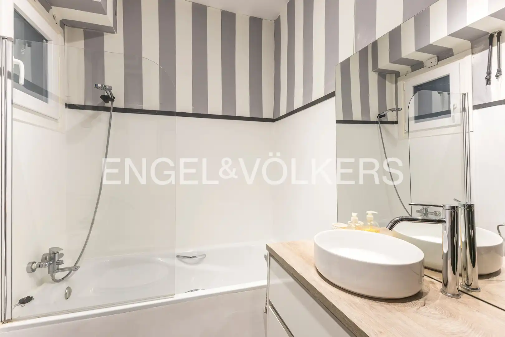 Baño de Piso en venta en Madrid con Aire acondicionado y Calefacción