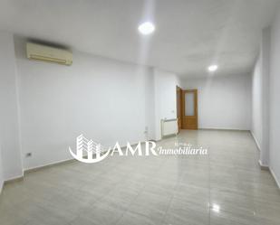 Flat for sale in Esquivias  with Air Conditioner, Heating and Storage room