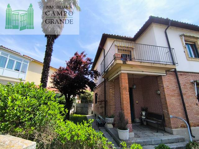 Casa-chalet en Venta en Paseo la Julia en El Carmen - Casas del Hogar