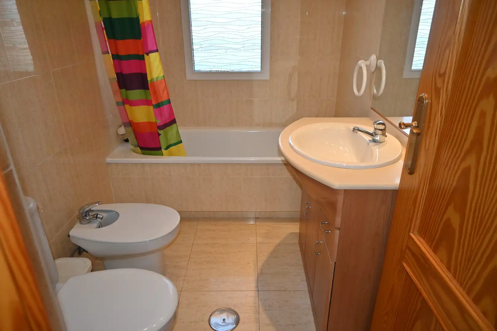 Baño de Apartamento en venta en La Manga del Mar Menor con Terraza, Amueblado y Horno