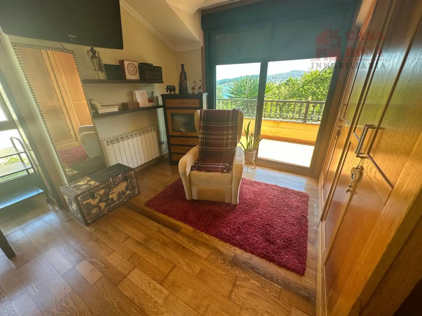 Sala d'estar de Casa o xalet en venda en Cangas  amb Calefacció, Terrassa i Traster