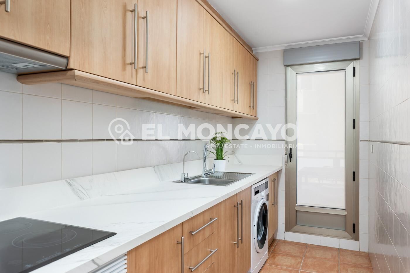 Kitchen of Apartment for sale in Guardamar del Segura  with Air Conditioner, Heating and Terrace