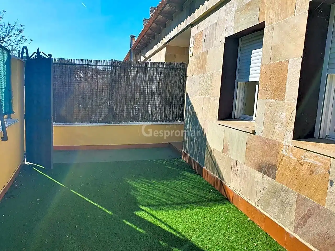 Terrassa de Casa adosada en venda en Belmonte de Tajo amb Calefacció, Jardí privat i Terrassa
