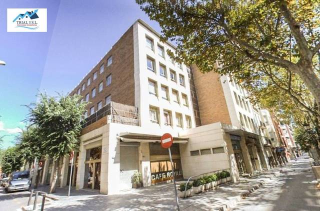 Local comercial en Venta en Rambla de Just Oliveras en Centre