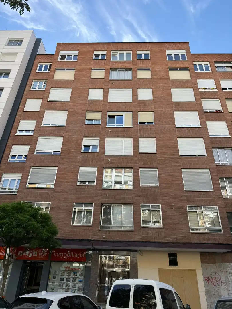 Vista exterior de Piso en venta en Burgos con Calefacción y Terraza