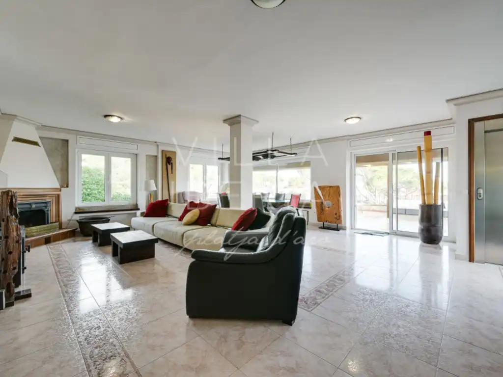 Casa amb piscina en venda a Avenida Pau Casals, imagen 5