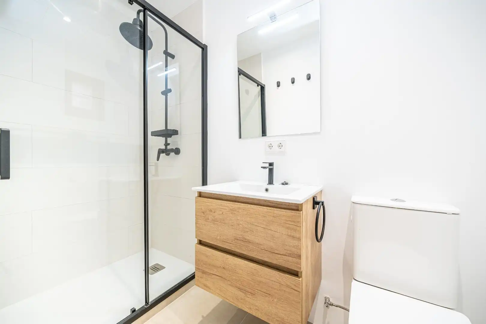 Bathroom of Ground floor for sale in Ponent