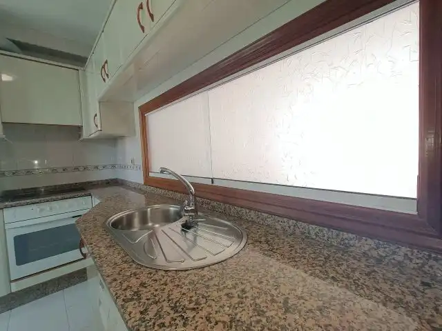 Kitchen of Flat for sale in Vigo   with Heating, Parquet flooring and Oven