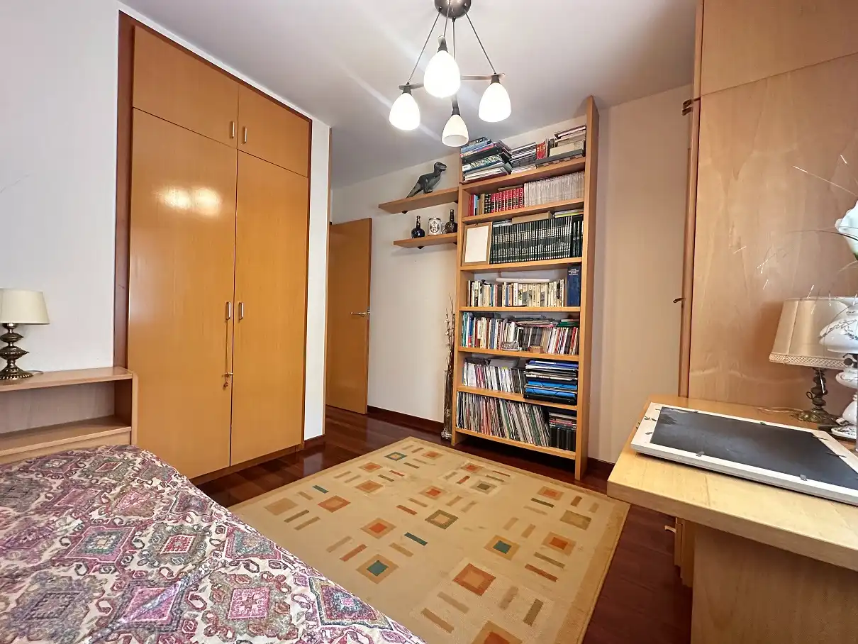 Habitación de Casa o chalet en venta en Santiago de Compostela  con Calefacción, Jardín privado y Parquet