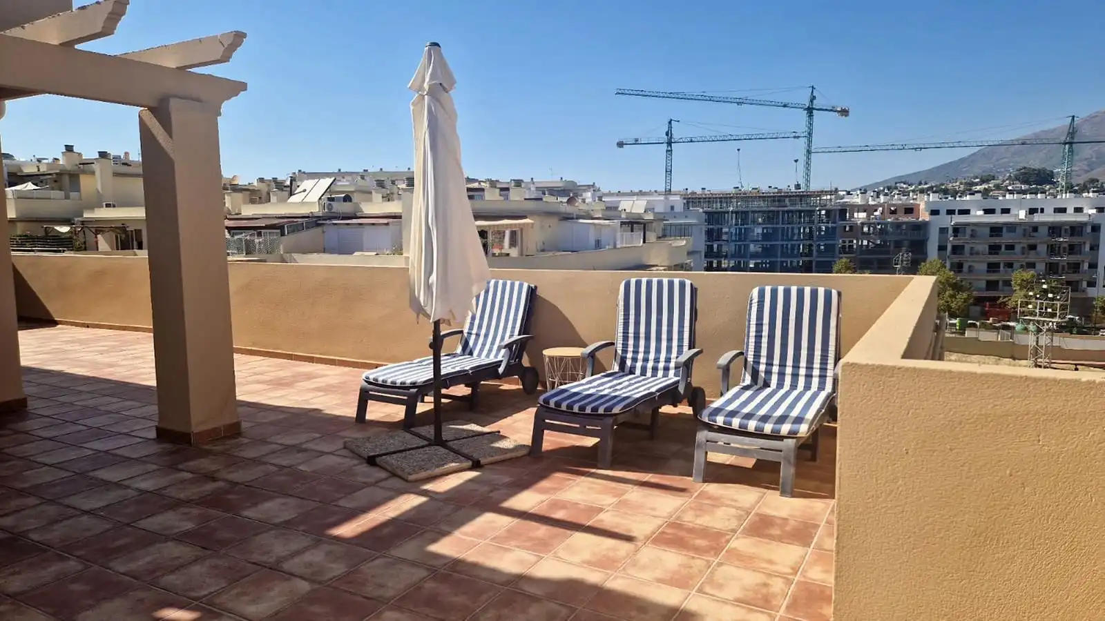 Ático con piscina en venta en Las Lagunas, imagen 3