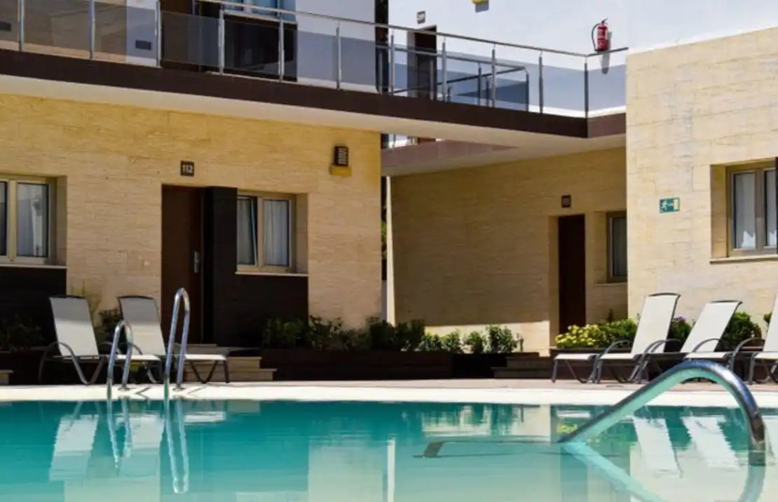 Piscina de Edificio en venta en Chiclana de la Frontera