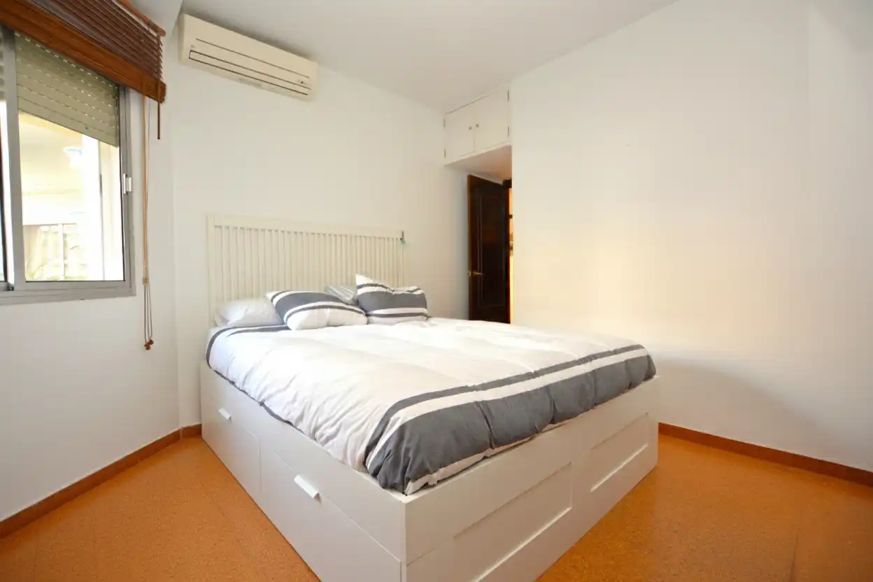 Bedroom of Flat for sale in Sevilla  with Air Conditioner, Heating and Terrace