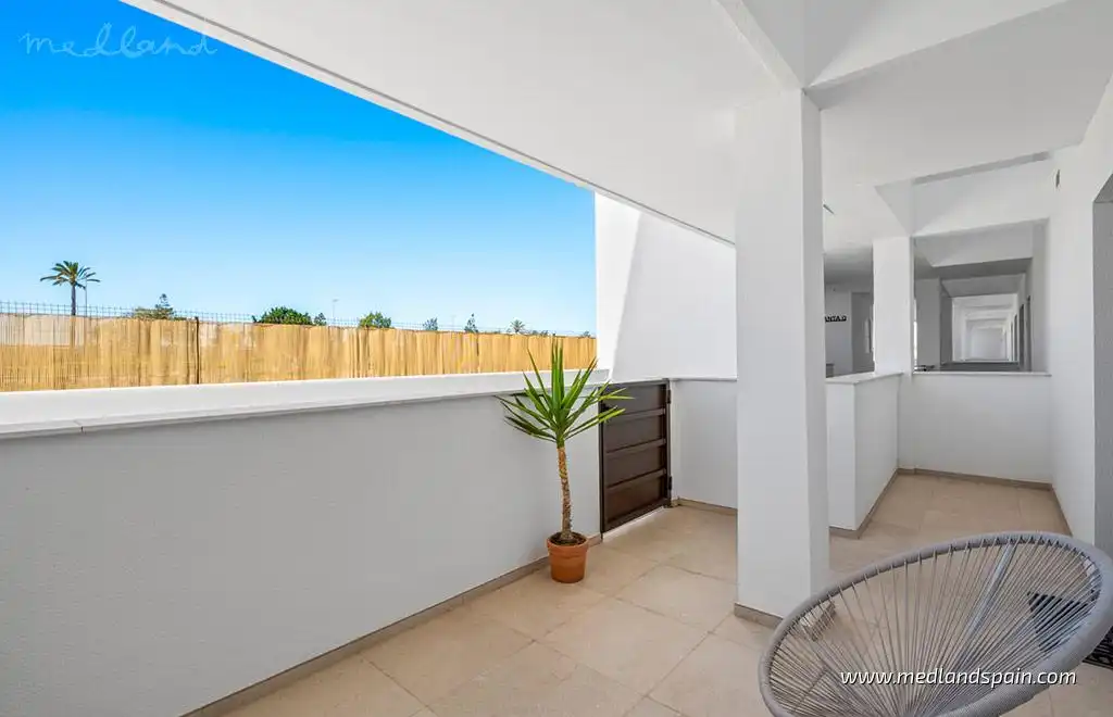 Terrassa de Apartament en venda en Los Alcázares amb Terrassa, Traster i Piscina comunitària