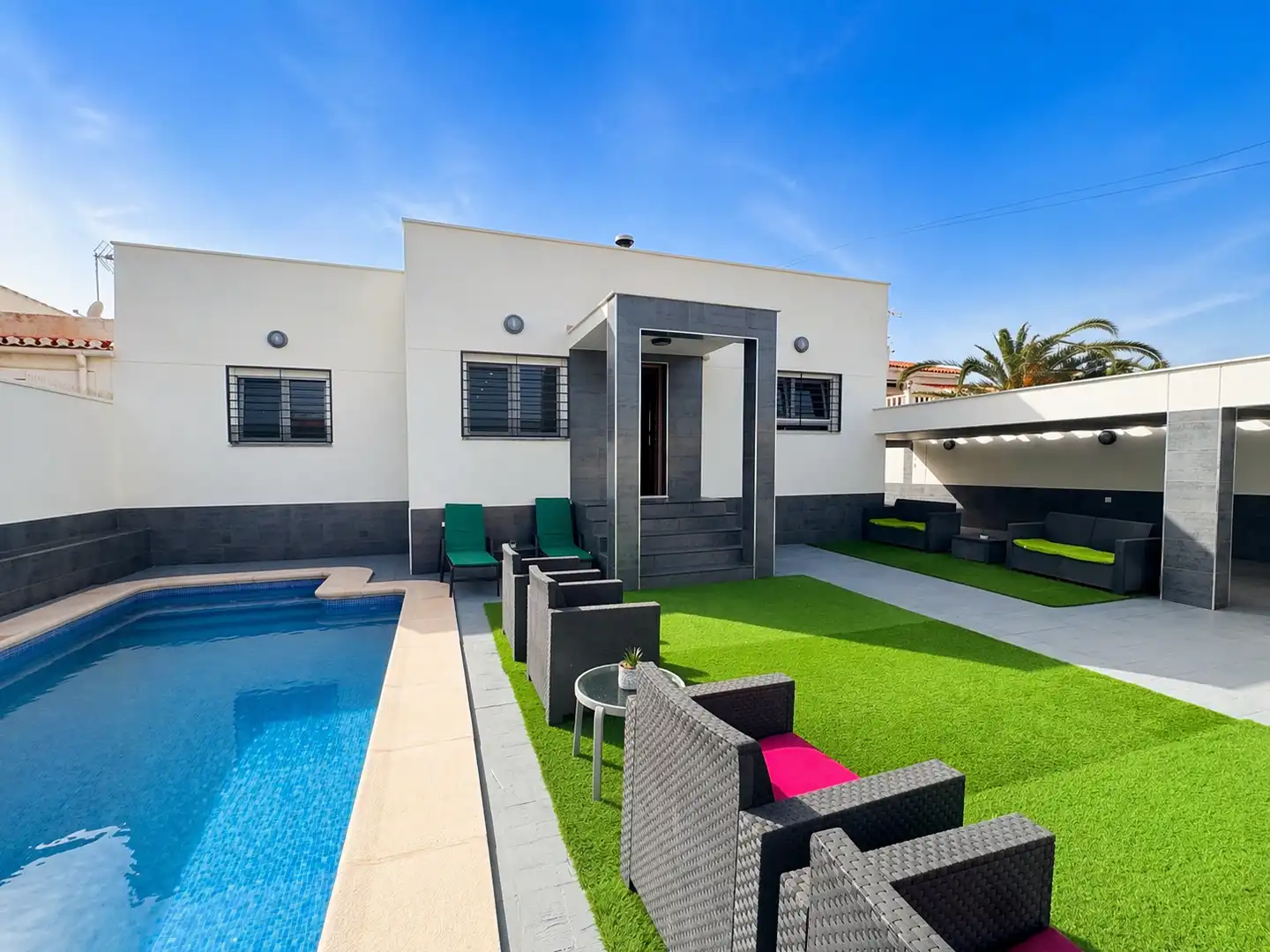 Terrassa de Casa o xalet en venda en Torrevieja amb Aire condicionat, Calefacció i Jardí privat
