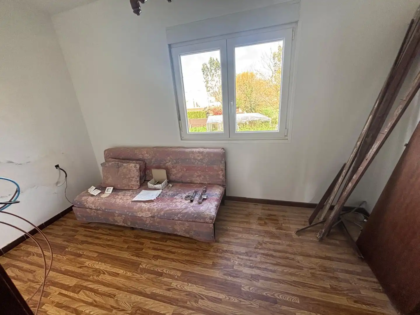 Sala d'estar de Casa adosada en venda en Carballo amb Jardí privat i Terrassa