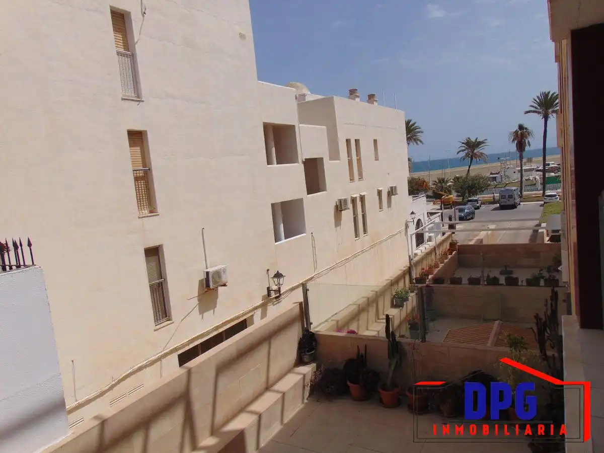 Vista exterior de Apartamento en venta en Garrucha con Aire acondicionado, Terraza y Amueblado