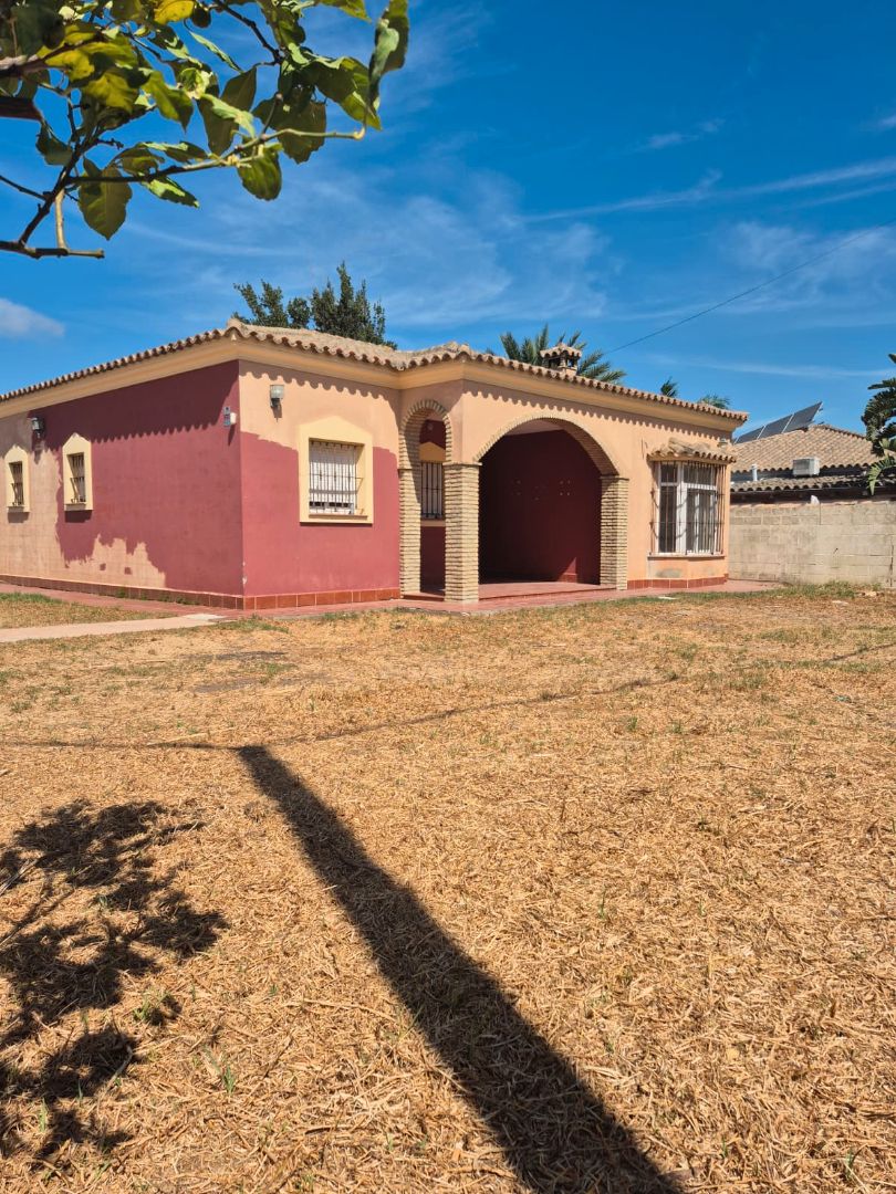 Exterior view of House or chalet for sale in Chiclana de la Frontera