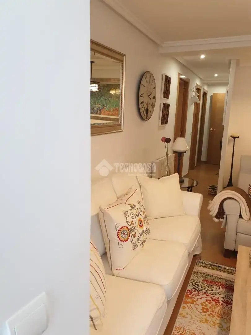Sala d'estar de Pis de lloguer en Madrid amb Aire condicionat, Terrassa i Domòtica