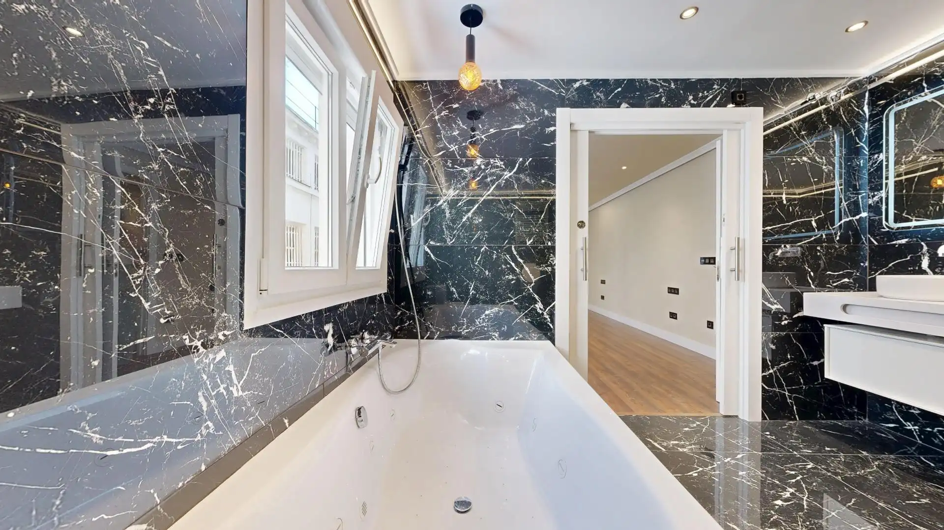 Bathroom of Flat for sale in Bilbao   with Heating and Alarm