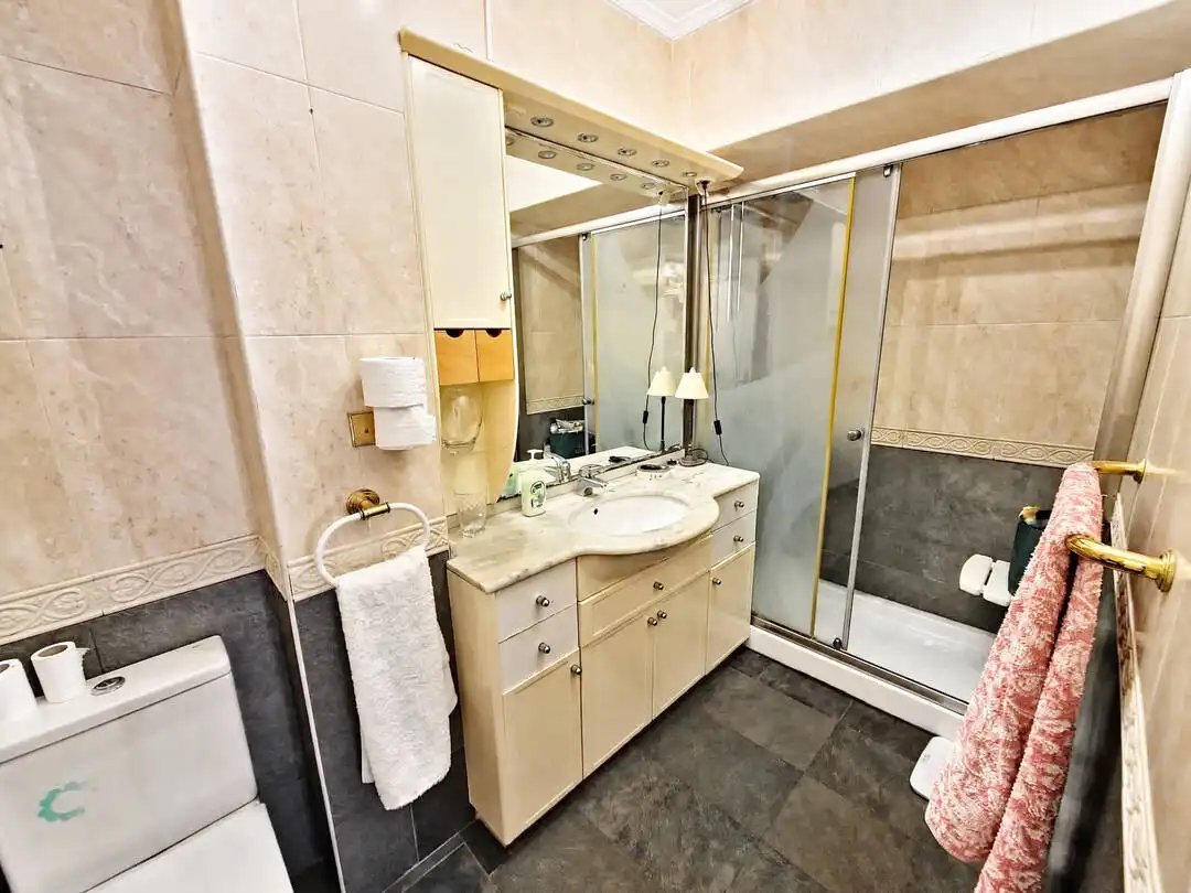 Baño de Piso en venta en Santurtzi  con Calefacción y Terraza