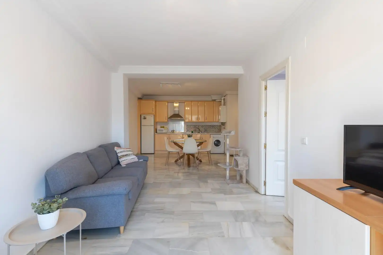 Living room of Flat for sale in Granada  with Air Conditioner, Heating and Terrace