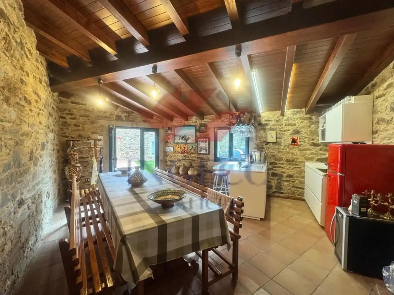 Casa rústica amb terrassa en venda a Leduzo, imagen 38
