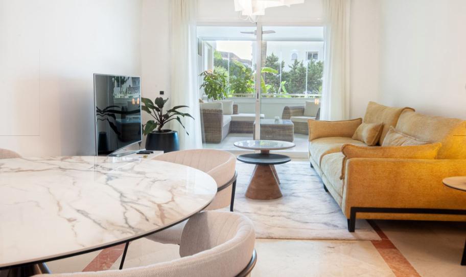 Foto 1 de Pis en venda a Cabopino - Artola, Málaga