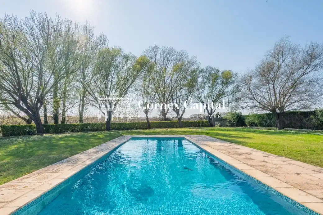 Piscina de Finca rústica en venda en Torroella de Montgrí amb Aire condicionat, Calefacció i Jardí privat