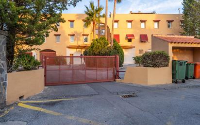 Exterior view of Apartment for sale in  Granada Capital  with Heating, Private garden and Community pool