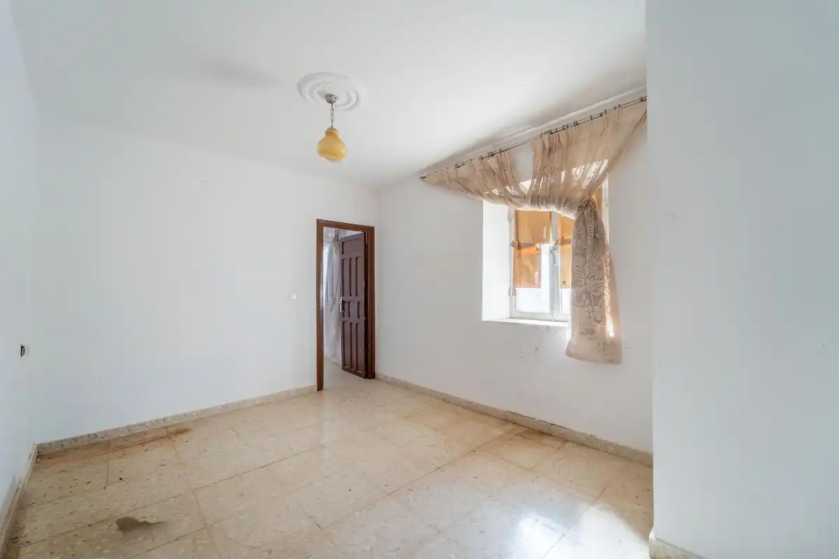 Habitación de Casa adosada en venta en Benamargosa con Calefacción, Terraza y Balcón