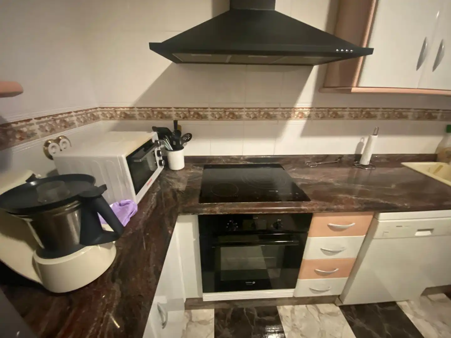 Küche von Wohnung zum Verkauf in La Pobla del Duc mit Klimaanlage, Terrasse und Möbliert