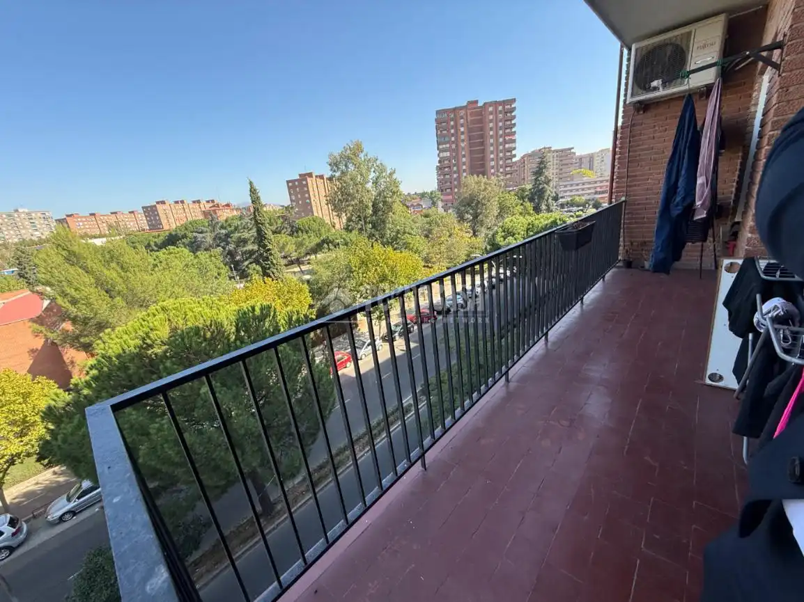 Vista exterior de Pis en venda en Talavera de la Reina amb Aire condicionat, Calefacció i Terrassa