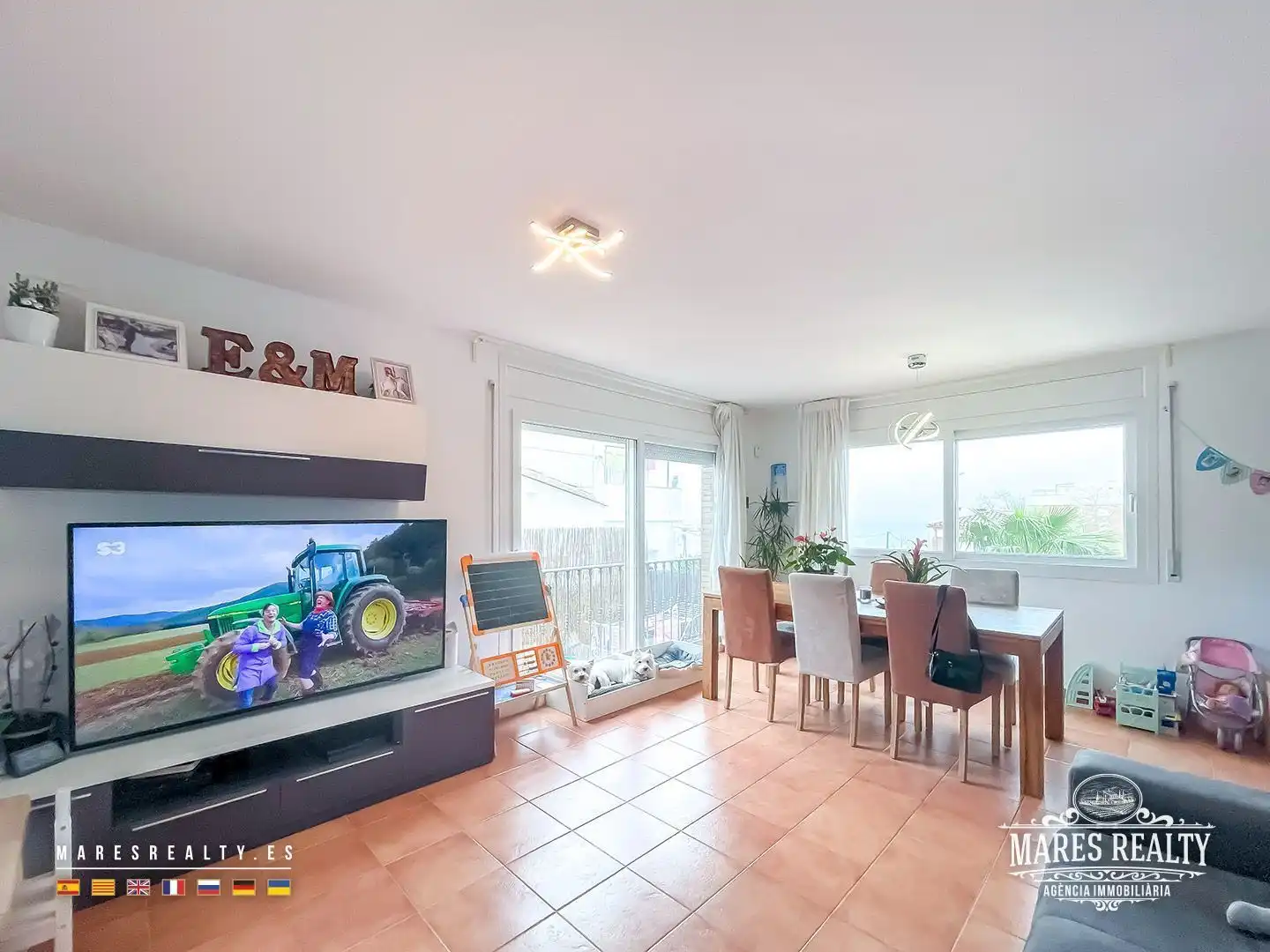 Sala de estar de Casa adosada en venta en Canet de Mar con Aire acondicionado, Calefacción y Jardín privado