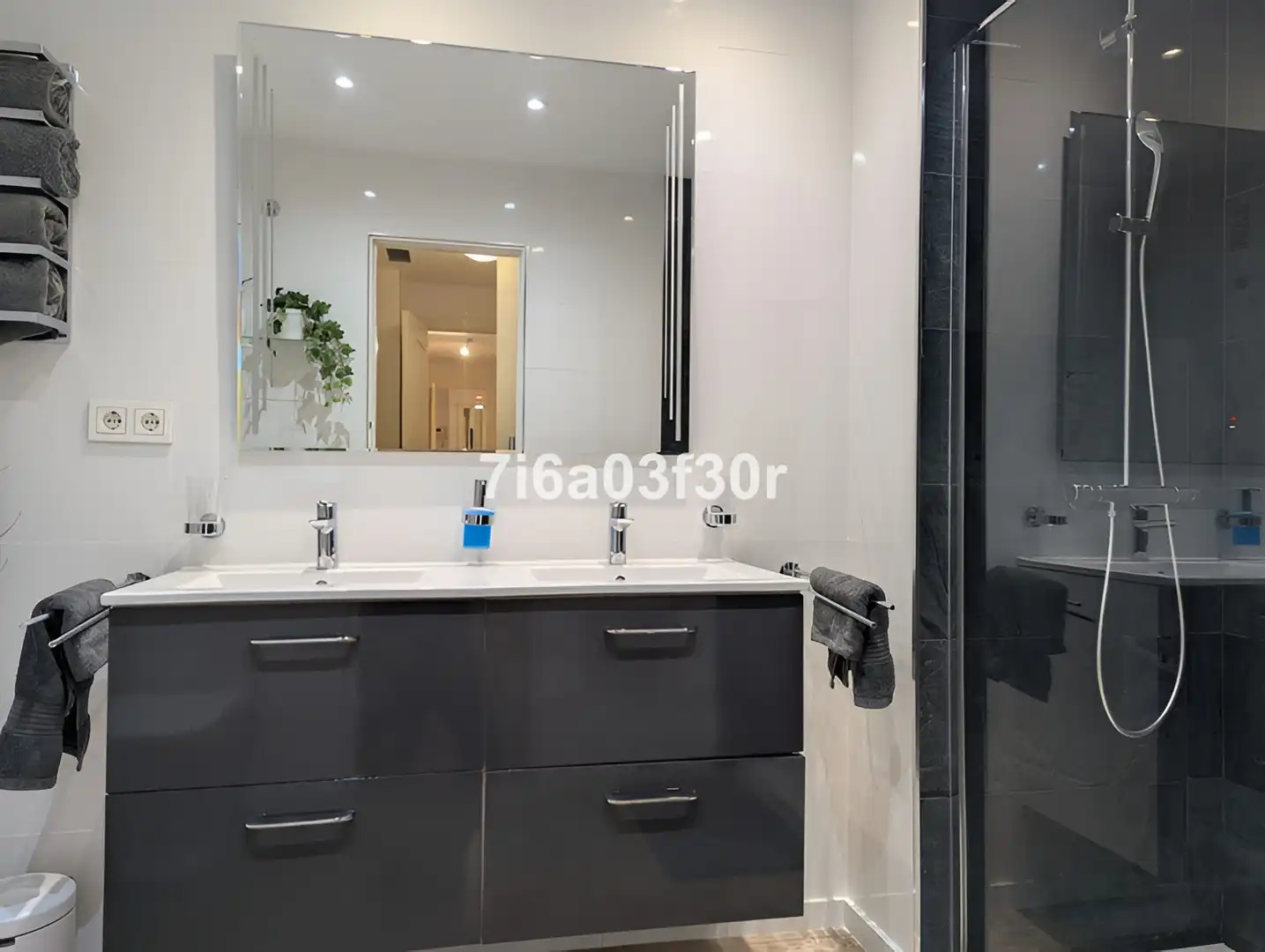 Baño de Apartamento en venta en Marbella con Aire acondicionado, Terraza y Trastero