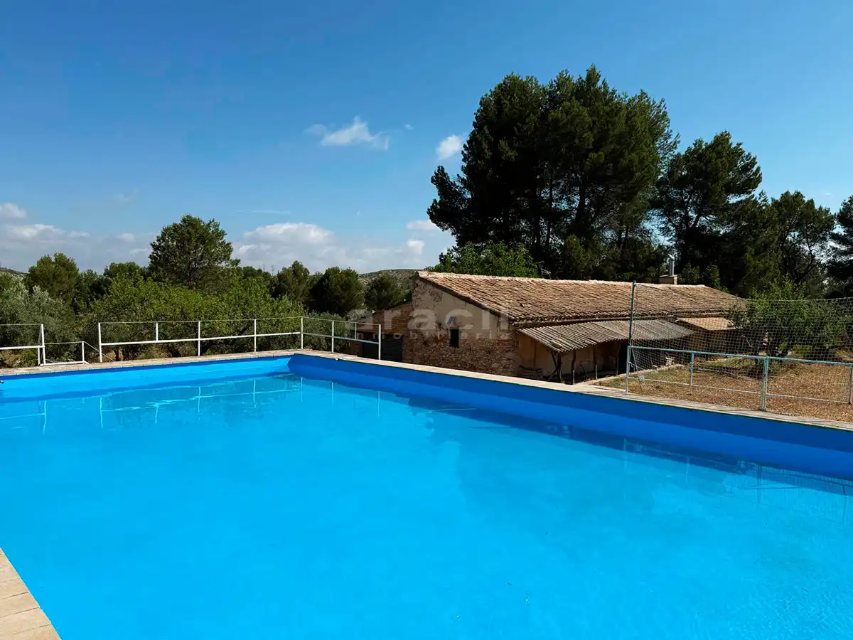 Piscina de Finca rústica en venta en Bocairent con Piscina