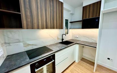 Kitchen of Flat for sale in  Barcelona Capital  with Air Conditioner, Heating and Alarm