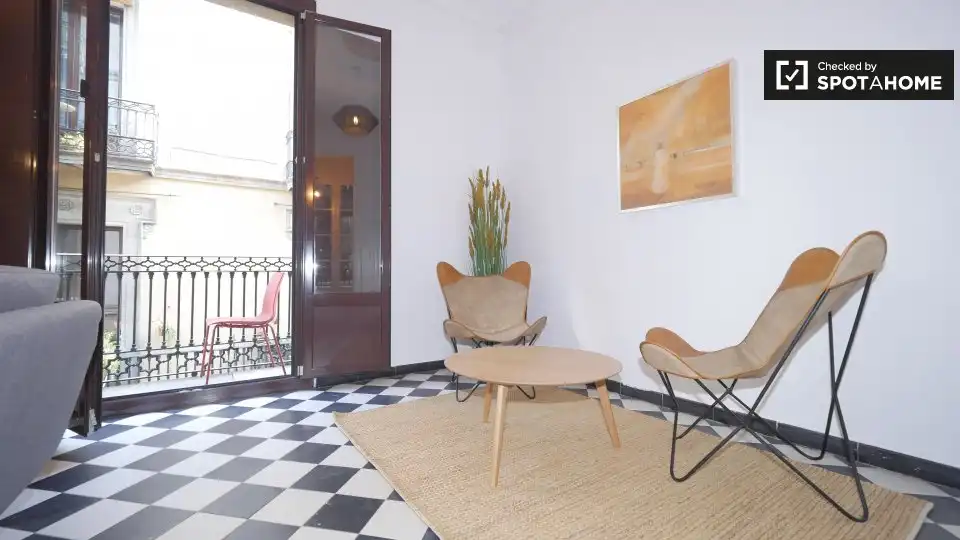 Flat with terrace to rent in Ciutat Vella, imagen 4