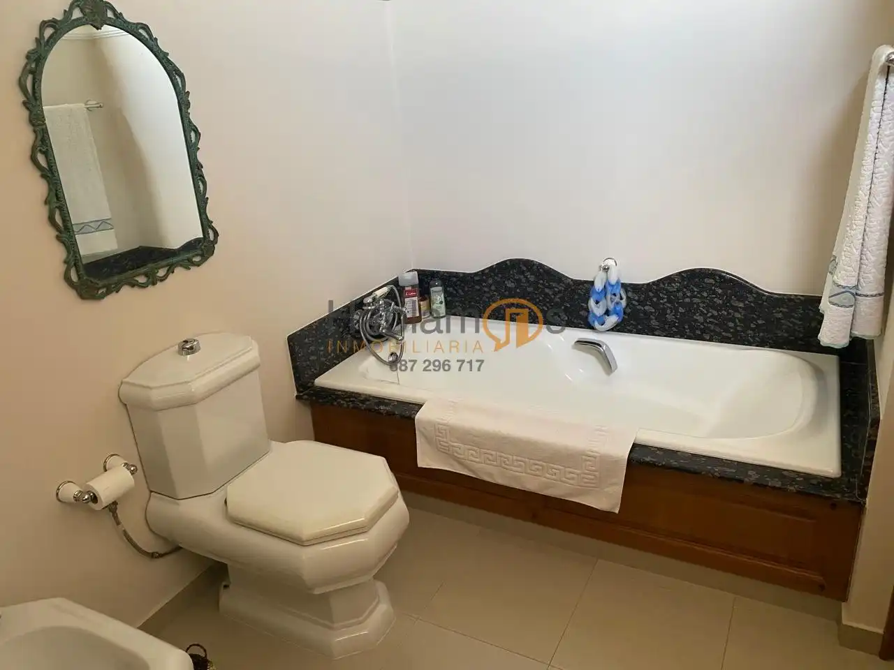 Baño de Casa o chalet en venta en A Illa de Arousa  con Calefacción, Jardín privado y Terraza