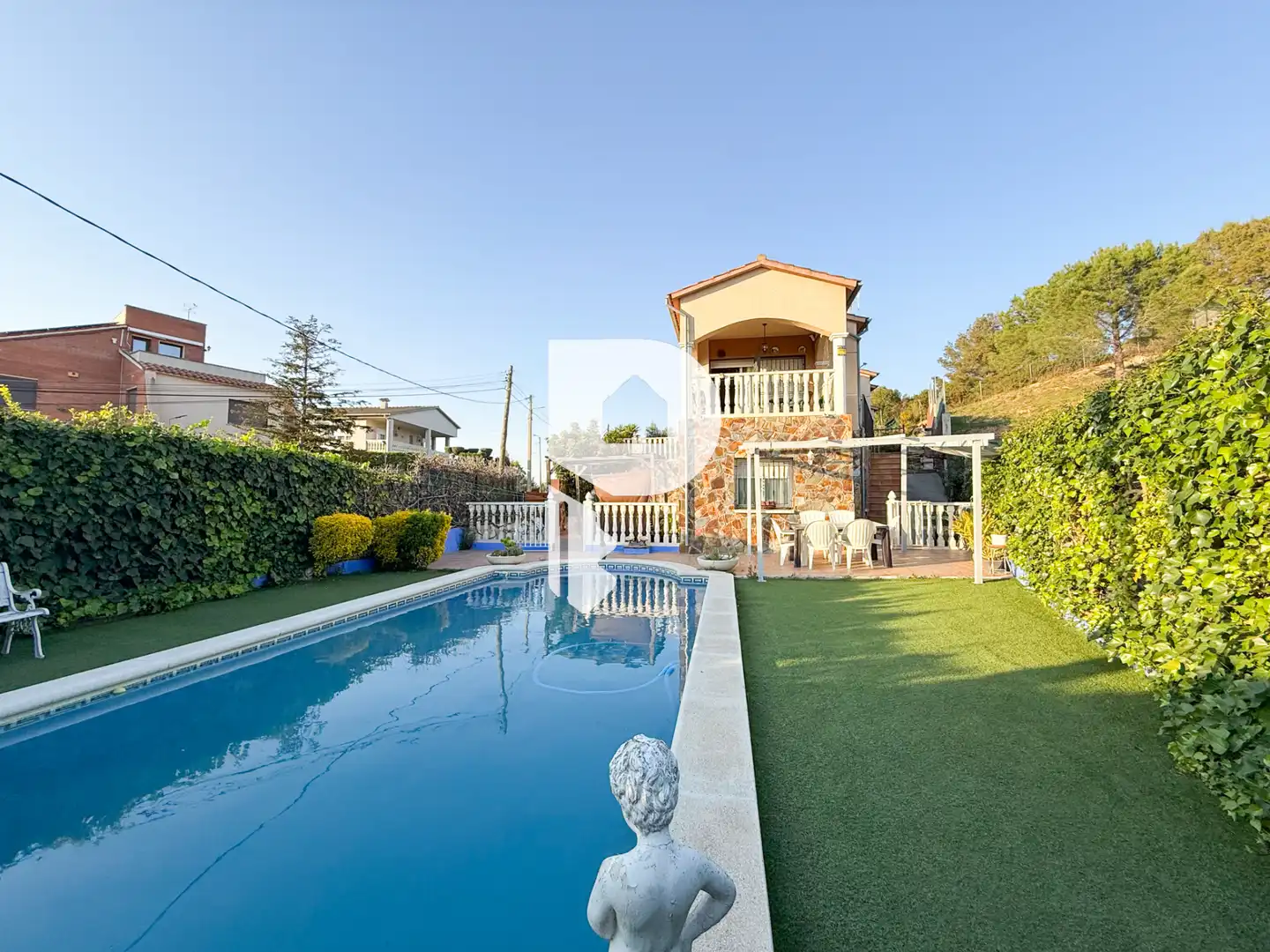 Piscina de Casa o xalet en venda en Sant Esteve Sesrovires amb Aire condicionat, Calefacció i Jardí privat