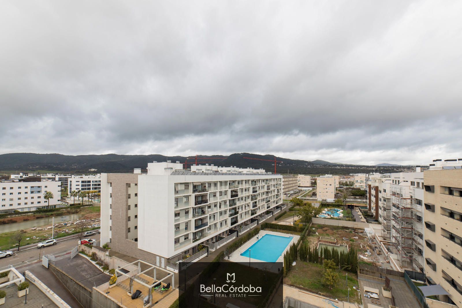 Piso en venta en Poniente-Norte - Miralbaida - Parque Azahara