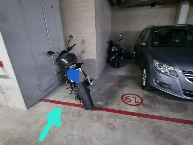 Motorbike to rent in Carrer de Buxeda 13, imagen 2