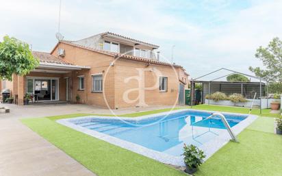 Exterior view of House or chalet for sale in Matadepera  with Air Conditioner, Heating and Private garden