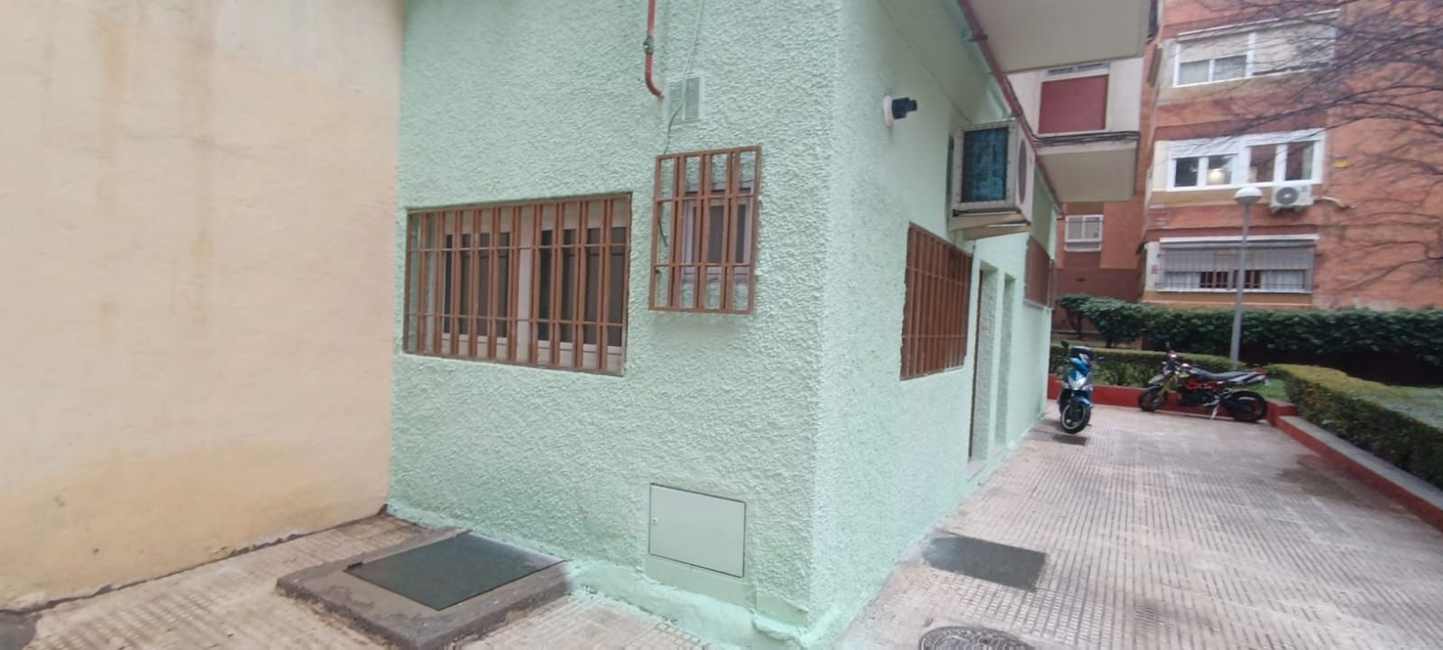 Local de lloguer a Calle de Andorra, Canillas, Hortaleza