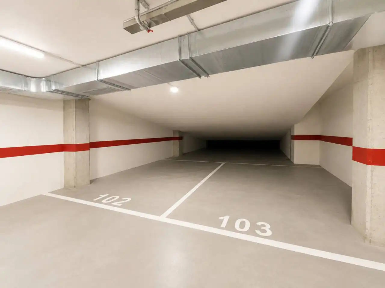 Parking of Flat for sale in Ames  with Heating, Storage room and Furnished