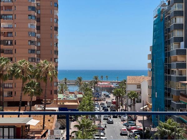 Vista exterior de Oficina de lloguer en Fuengirola amb Aire condicionat, Calefacció i Traster