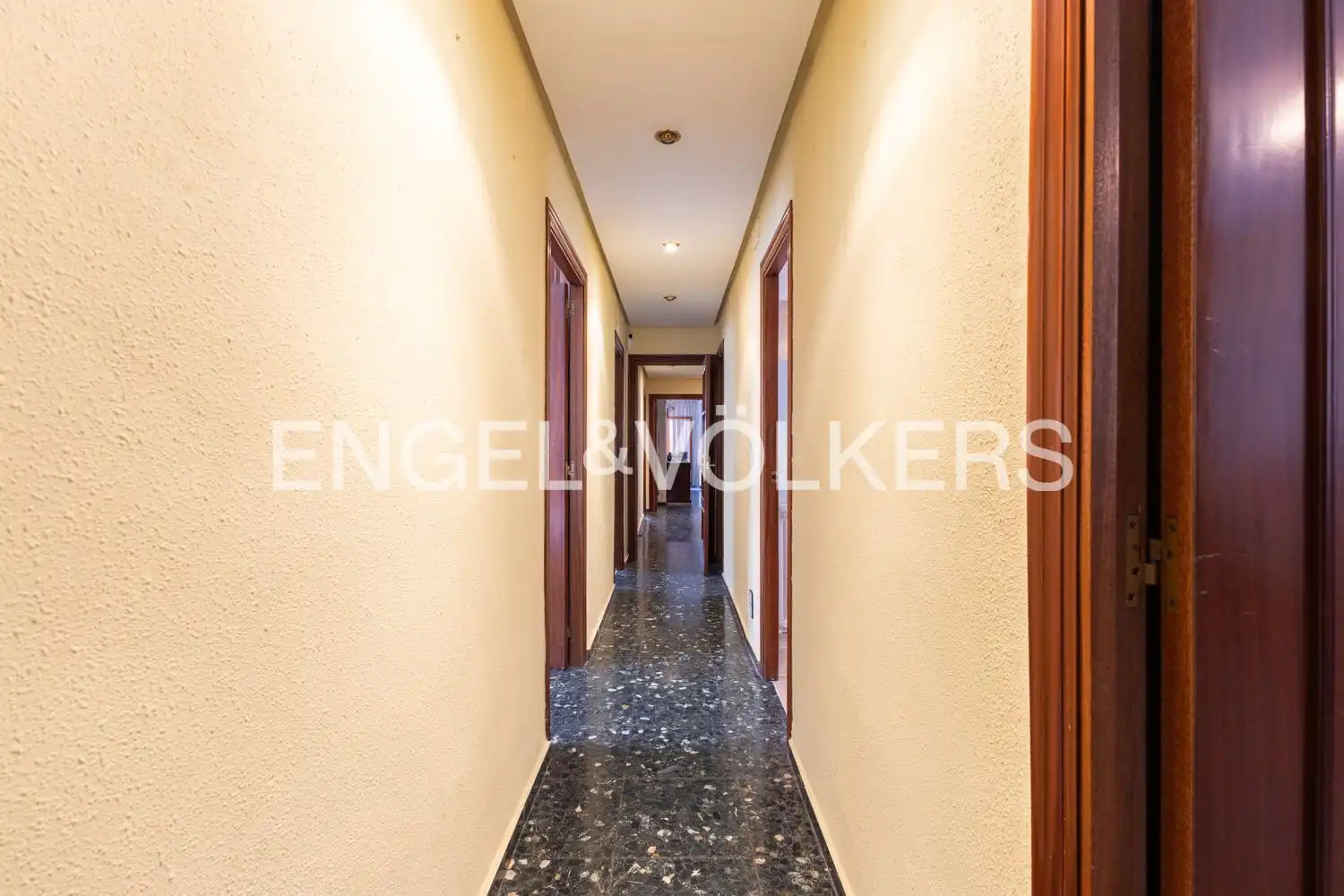 Piso en venta en Valencia con Calefacción y Balcón