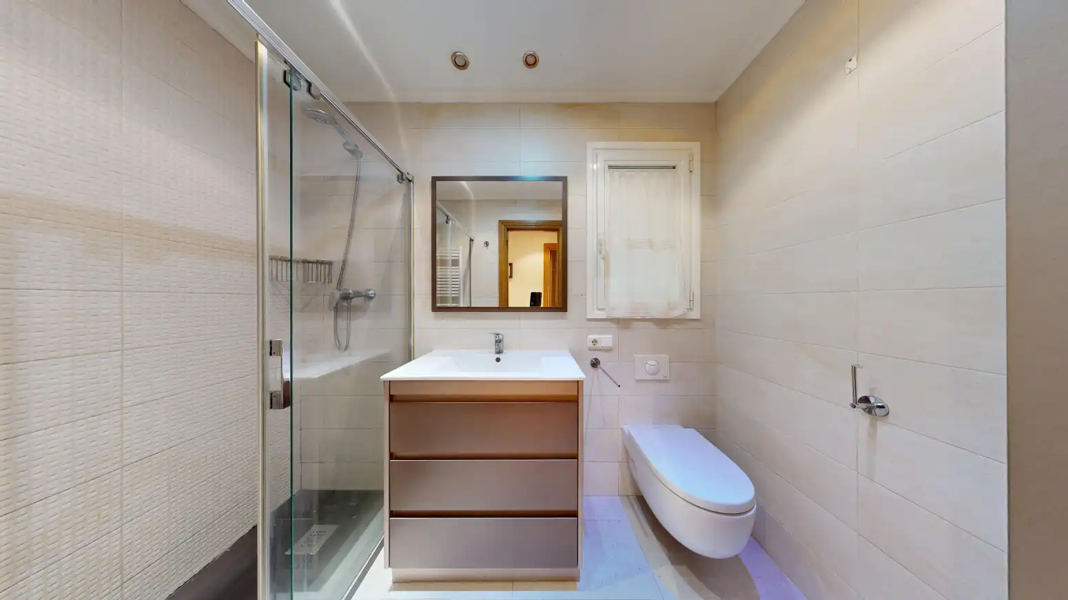 Badezimmer von Wohnung zum Verkauf in Tafalla mit Heizung, Abstellraum und Balkon