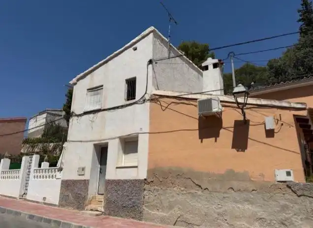Casa in vendita a Calle FUENSORIANA 13